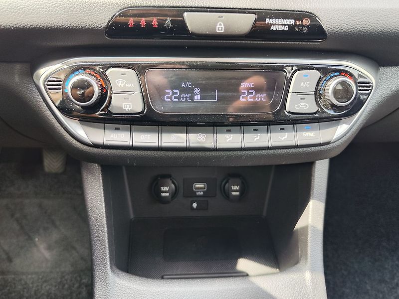 Hyundai i30 1.6 T-GDI/117kW Smart MHEV - fotka 18 z 31