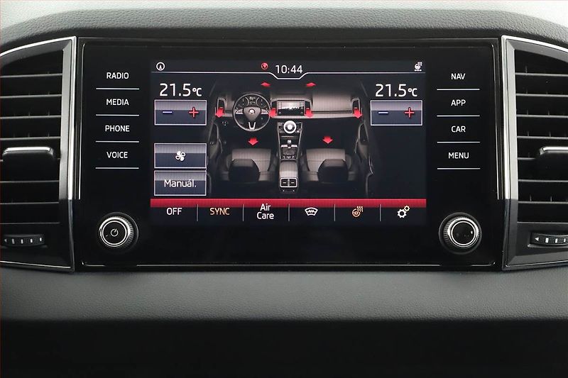 Škoda Karoq (2019) 1.6 TDI, Automat, Navi - fotka 15 z 18