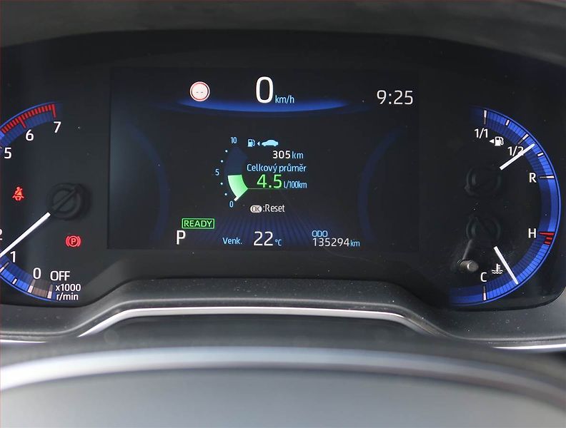 Toyota Corolla (2019) Comfort 1.8 Hybrid, Automat - fotka 11 z 23