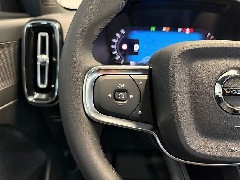 Volvo XC40 (2026) B3 2.0L 163 HP AT7 FWD CORE - fotka 8 z 21