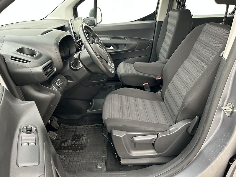Opel Combo 1.2 Turbo Life L2H1 - fotka 10 z 32