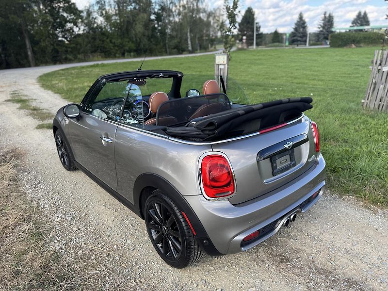 Mini Cooper S (2016) 2.0 S 1.MAJITEL.SERVIS - fotka 33 z 40