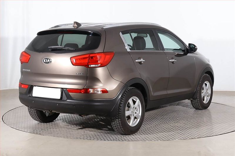 Kia Sportage (2014) 1.7 CRDi, Xenony, Tempomat - fotka 5 z 27
