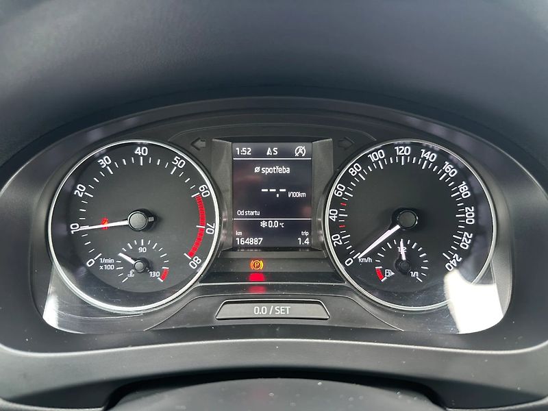 Škoda Rapid (2017) 1.2Tsi 81kw Style - fotka 16 z 19