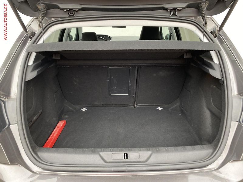 Peugeot 308 (2017) 1.2 PT, Allure, AT - fotka 7 z 16