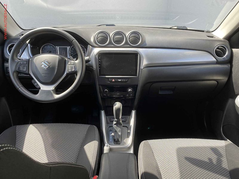 Suzuki Vitara (2017) 1.6 VVT, Comfort, AT, +kola - fotka 8 z 18