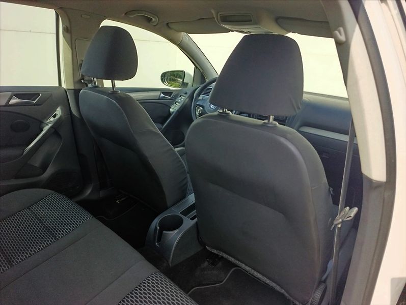 Volkswagen Golf 1,6 TDi Klimatizace - fotka 23 z 29