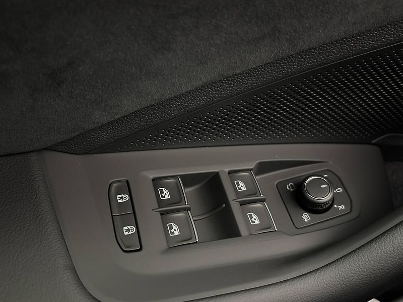 Volkswagen Passat (2025) R-Line People - fotka 21 z 31