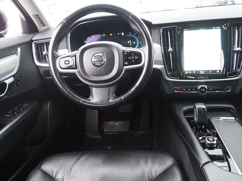 Volvo V90 (2022) B4, Momentum Pro - fotka 19 z 50
