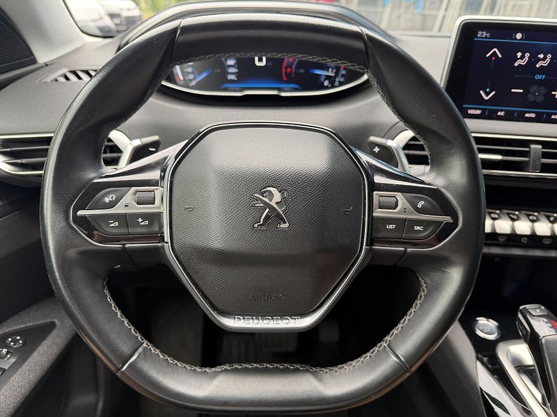Peugeot 5008 (2017) ALLURE PureTech 130k EAT6 - fotka 18 z 39
