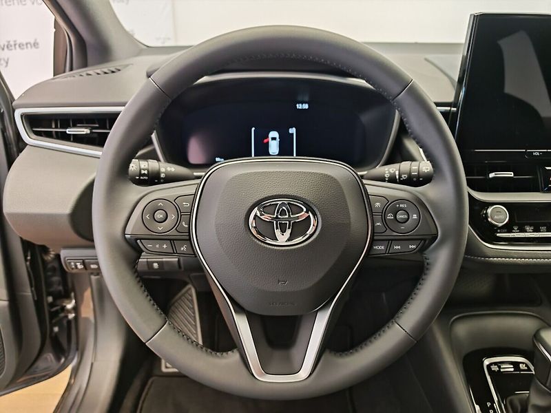 Toyota Corolla 1.8 Hybrid Comfort - fotka 26 z 35