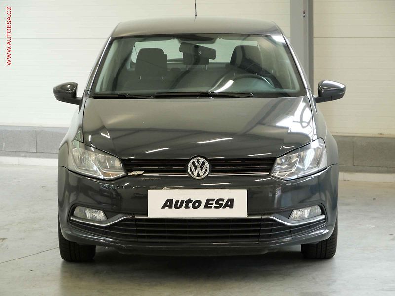 Volkswagen Polo (2014) 1.2TSi, 2.maj, AC - fotka 2 z 16