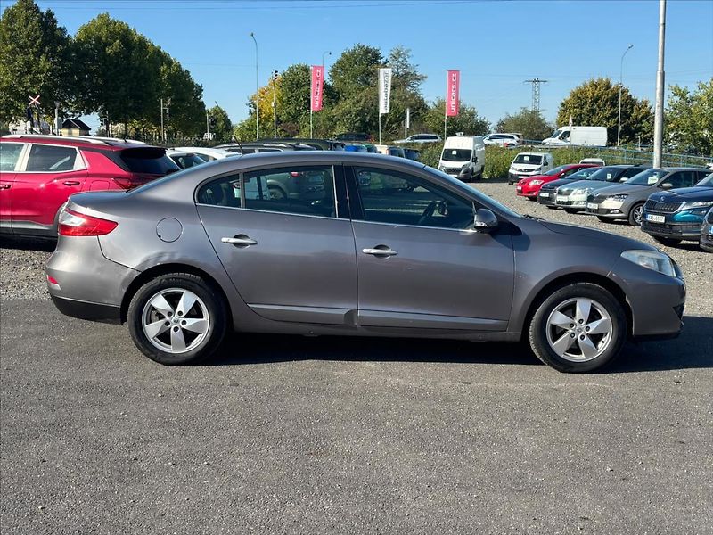 Renault Fluence 1,6 16V - fotka 8 z 21
