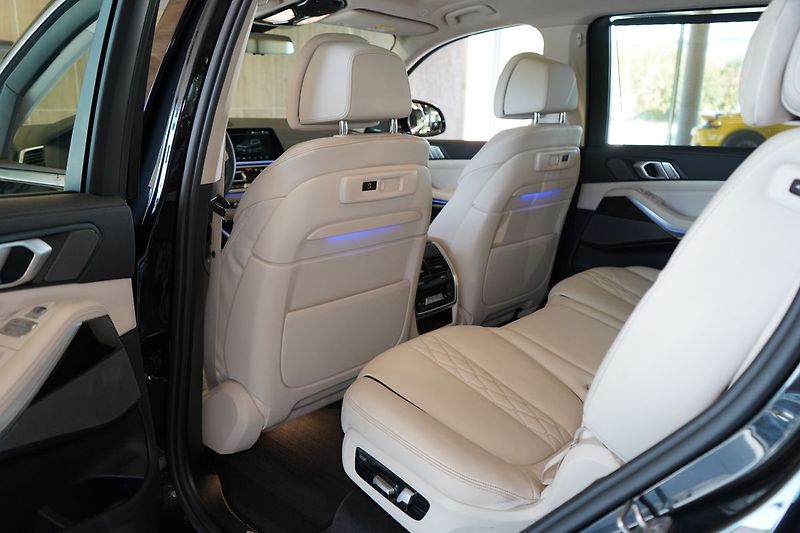 BMW X7 40d xDrive, Laser, Tažné, HUD - fotka 42 z 50