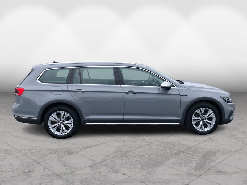 Volkswagen Passat Variant 2.0 TDi DSG 7st. 4Moti - fotka 8 z 29