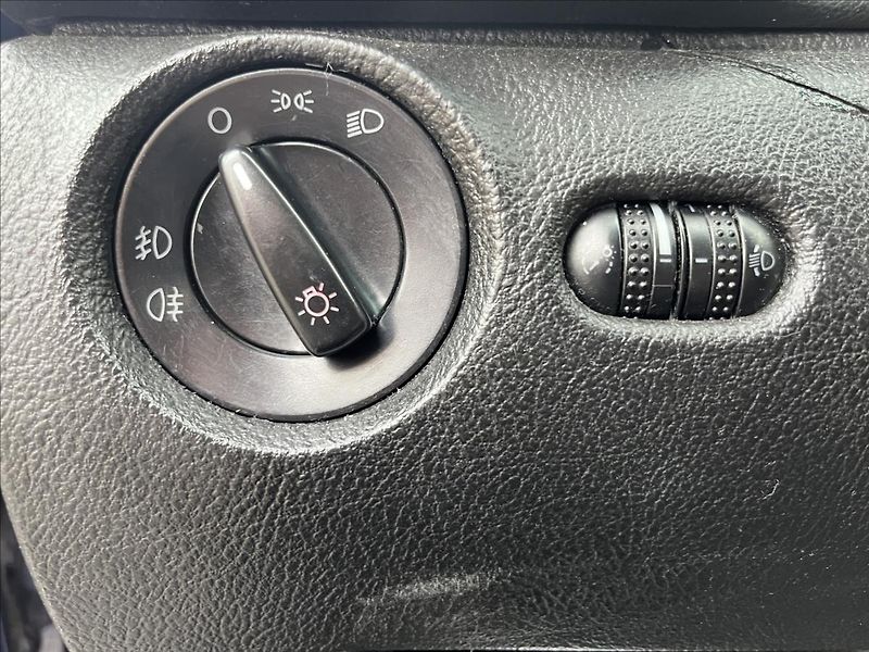 Volkswagen Passat 1.9 TDi NA NÁHRADNÍ DÍLY - fotka 17 z 24