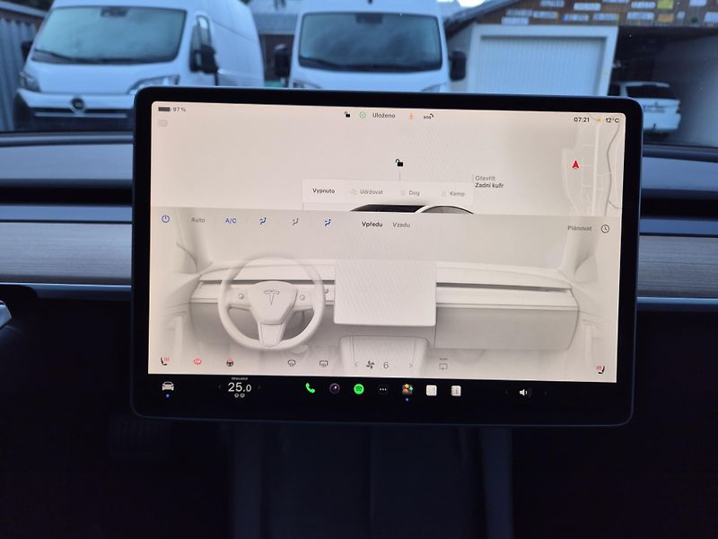 Tesla Model 3 STANDART RANGE 239w SOH 96,5% - fotka 31 z 48