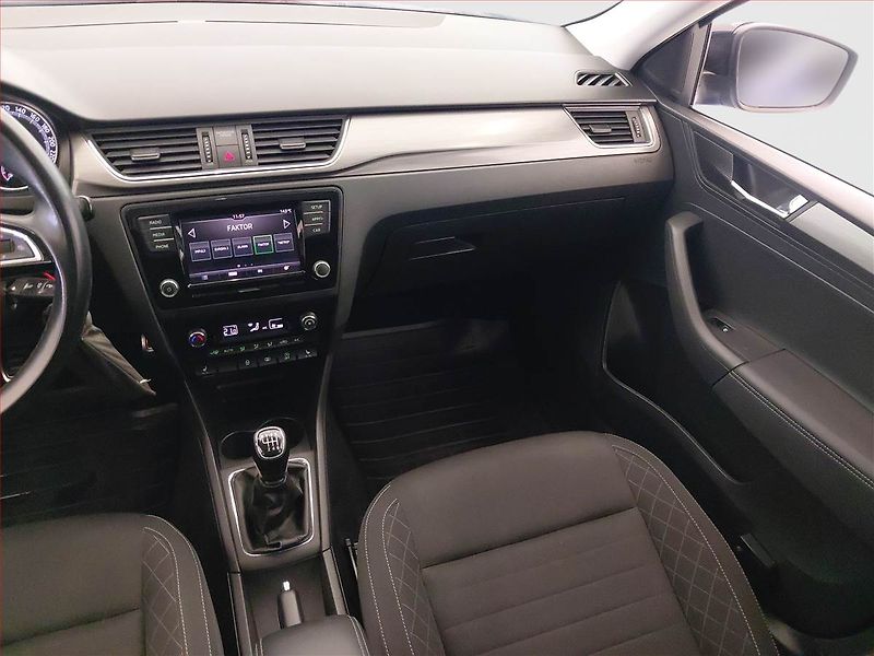 Škoda Rapid (2019) Spaceback 1.0 TSI, Xenony - fotka 8 z 17