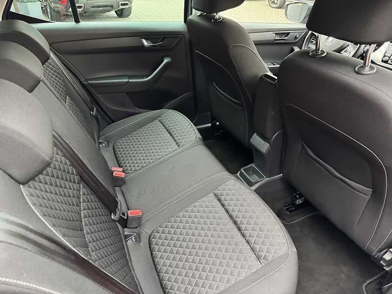 Škoda Fabia (2017) 1.2TSi Style Navi Digi Klima - fotka 19 z 49