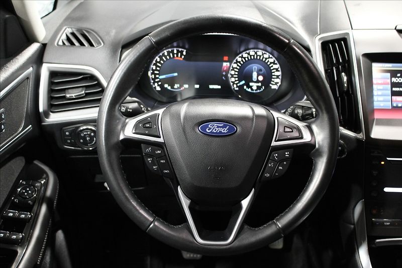 Ford Galaxy 2,0 TDCi 110kW Titanium 7 míst - fotka 22 z 38