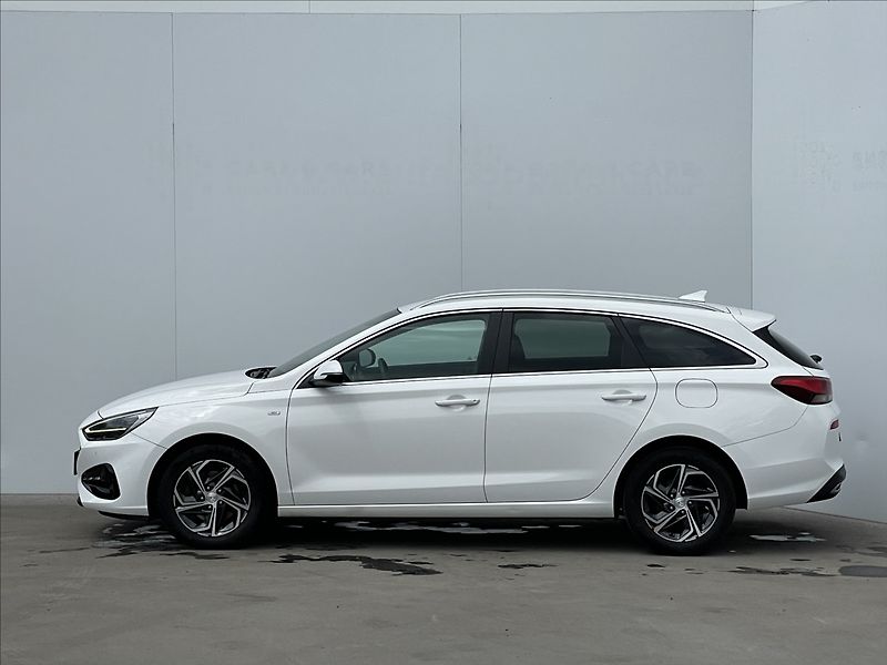 Hyundai i30 1,5 T-GDI Combi Smart - fotka 2 z 23