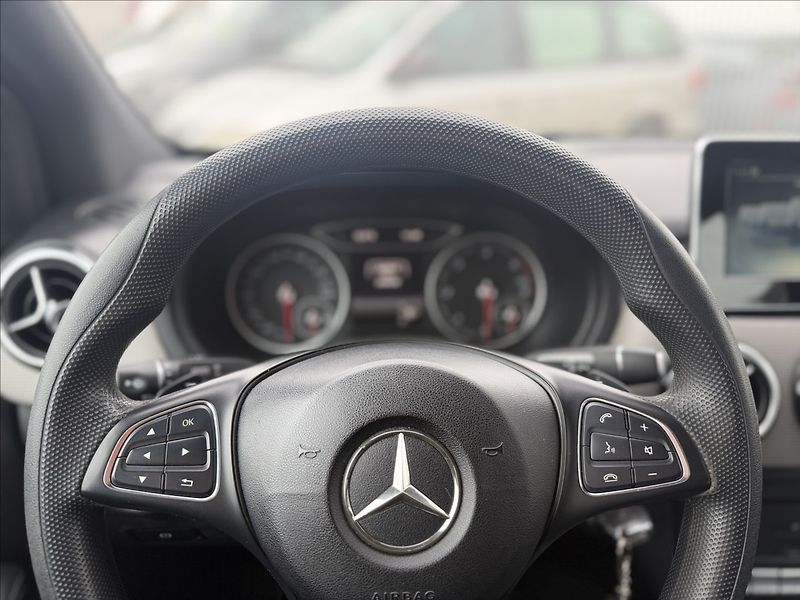 Mercedes-Benz Třídy B 180CDI NAVI AUTOMAT - fotka 11 z 29