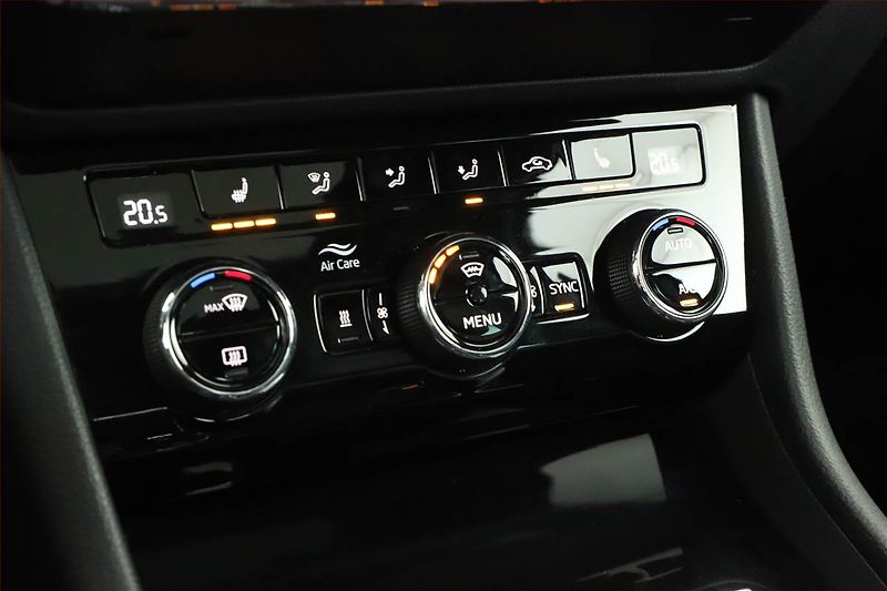 Škoda Superb (2020) Laurin&Klement 2.0 TSI - fotka 30 z 30