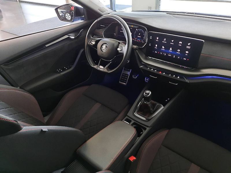 Škoda Octavia (2021) Combi RS 2.0 TSI (180kW/245k) - fotka 12 z 27
