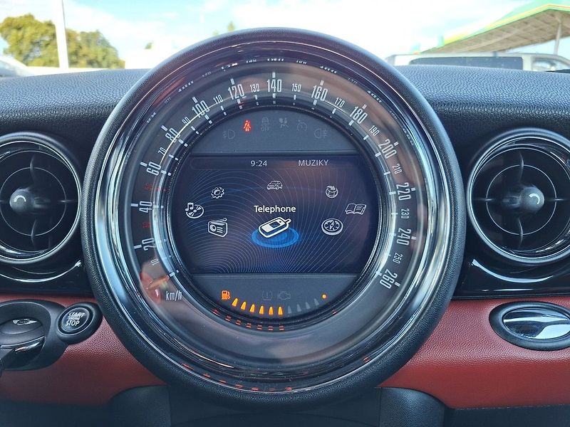 Mini Cooper JOHN WORKS 1,6i 155kW M6 - fotka 20 z 23