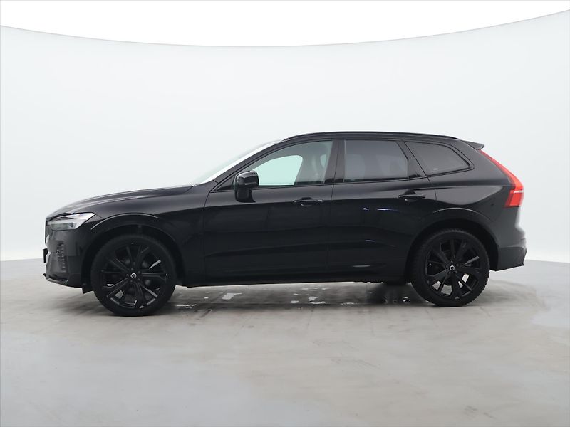 Volvo XC60 2,0 B5 AWD Plus Black Ed. AT - fotka 4 z 31