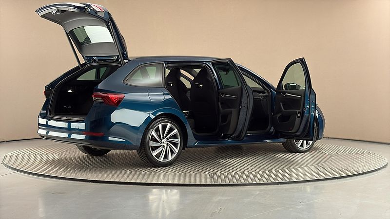 Škoda Octavia 2.0 TDI Style Combi - fotka 6 z 29