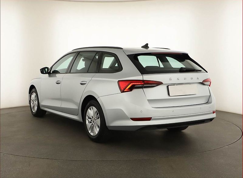 Škoda Octavia (2023) Ambition 2.0 TDI, ČR,1.maj - fotka 4 z 16