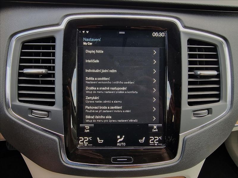 Volvo XC90 B5 AWD Momentum Pro Auto,1Maj - fotka 31 z 50