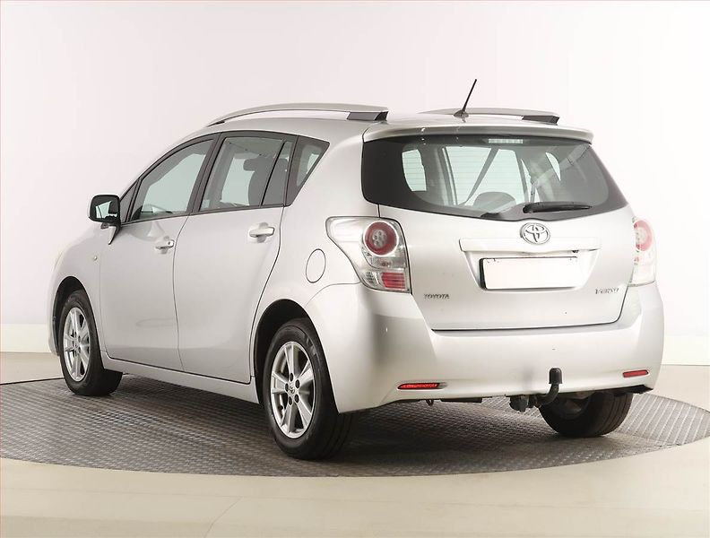 Toyota Verso (2010) 1.8 Valvematic, Tempomat - fotka 4 z 21