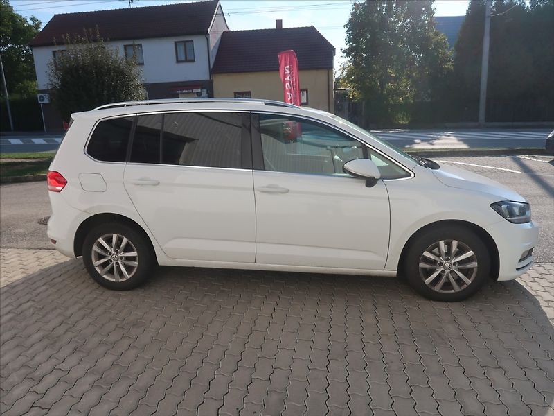 Volkswagen Touran 2,0 TDI Comfortline 7 míst - fotka 3 z 4