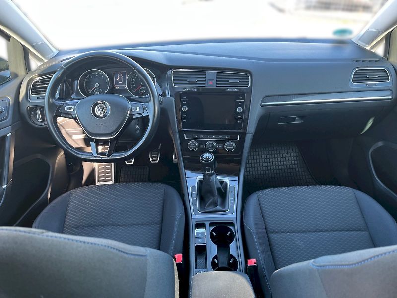 Volkswagen Golf (2020) VARIANT CL 1,0 TSI BMT OPF 6G - fotka 5 z 32