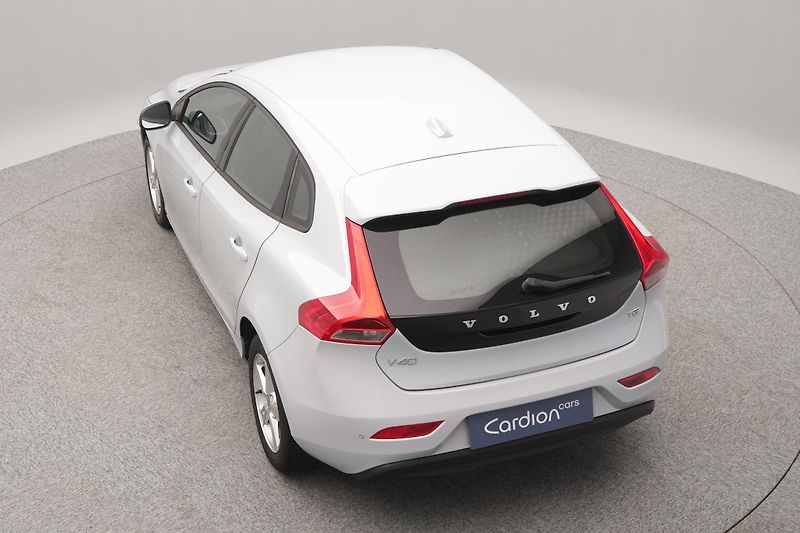 Volvo V40 T2 KINETIC CZ 1.maj REZERVACE - fotka 13 z 40