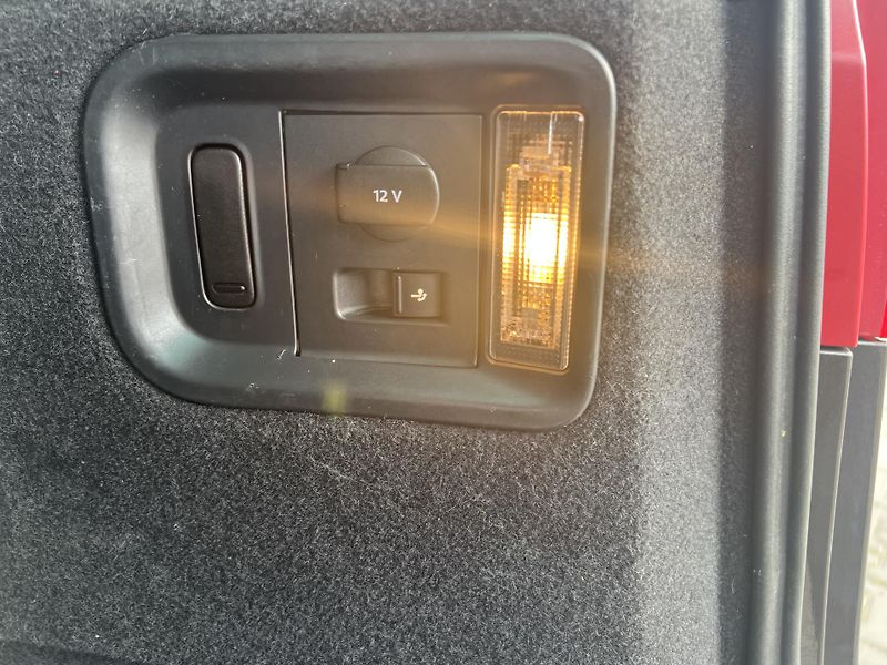 Seat Alhambra (2014) 2,0TDi DSG Style MAX VÝBAVA!!! - fotka 44 z 77