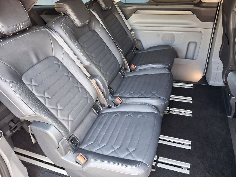 Ford Tourneo Custom (2025) L2 Titanium X AWD 2,0 EcoBlue - fotka 16 z 35