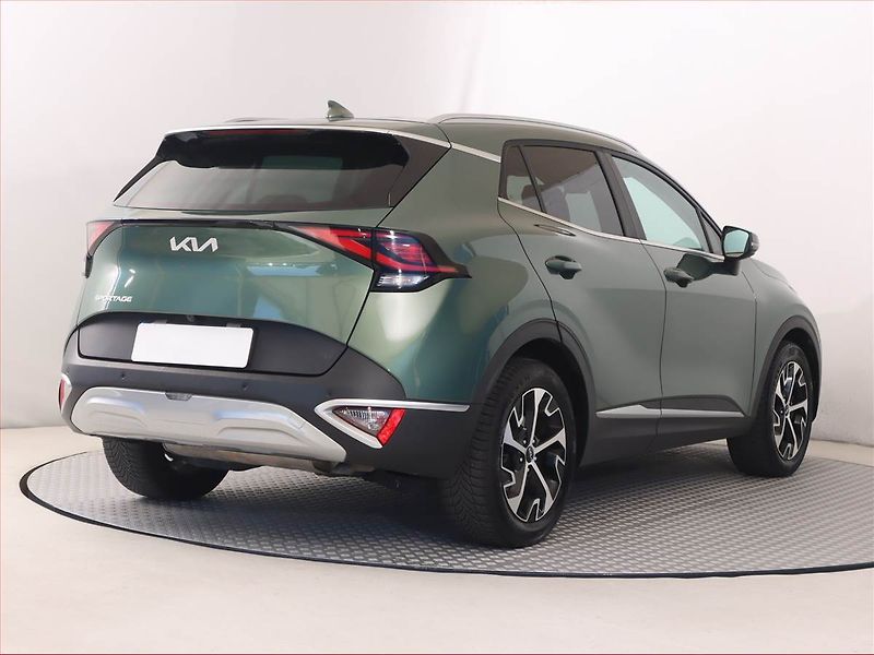 Kia Sportage (2022) 1.6 T-GDI MHEV - fotka 5 z 23