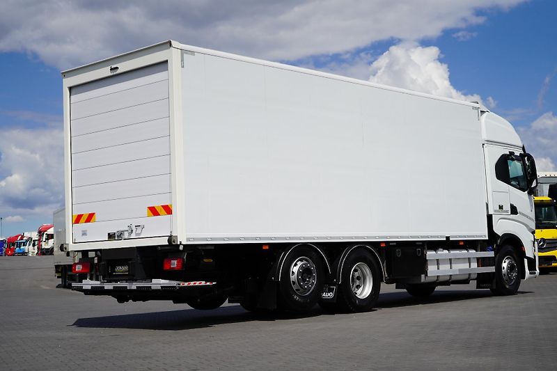 Iveco S-WAY (2021) 420 / E 6 / KONTENER + WINDA / - fotka 44 z 47