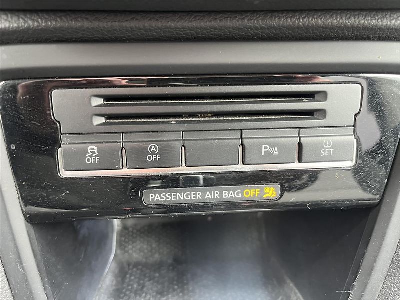 Volkswagen Sharan 2,0 TDi DSG 130KW KLIMA SERVIS - fotka 19 z 38