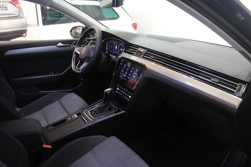 Volkswagen Passat (2022) 2.0TDI DSG Display Nez.Topení - fotka 20 z 36