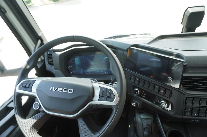 Iveco T-WAY (2026) AD380T46 / 6x4 / 2026 / no mil - fotka 23 z 24