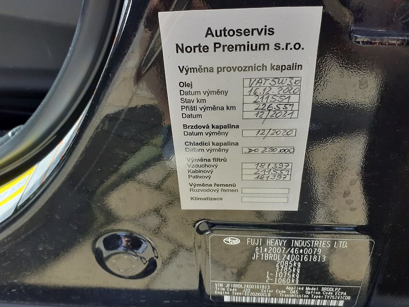 Subaru Outback (2013) 2.0 D 4x4 110 Kw - fotka 17 z 34