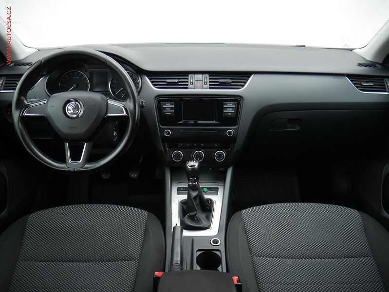 Škoda Octavia (2016) 1.6 TDi, 2.maj,ČR, AC - fotka 8 z 15