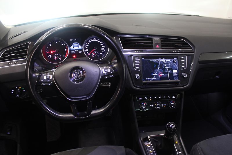 Volkswagen Tiguan (2017) 2.0TDI 110kW R-Line FULL LED - fotka 39 z 39