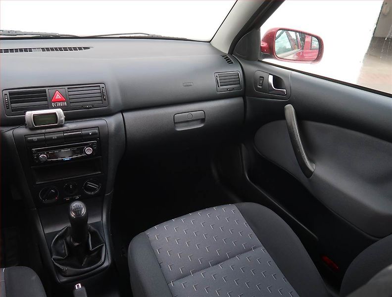 Škoda Octavia (2007) 1.6, LPG, Serv.kniha, Tažné - fotka 8 z 16