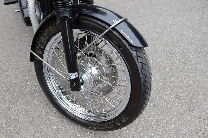 Triumph Bonneville (2001) BONNEVILLE 800 CAFÉ RACER - fotka 13 z 22