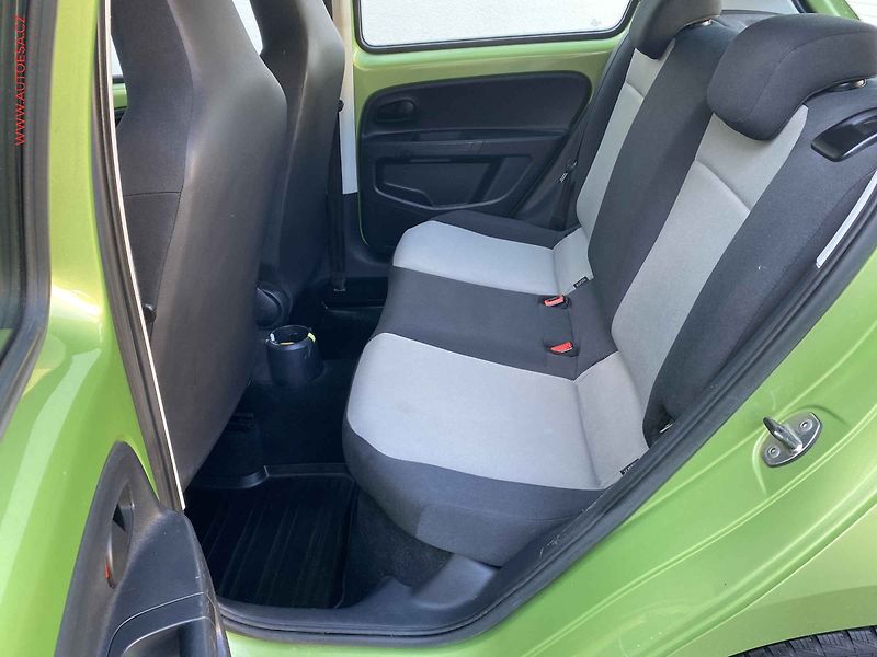 Škoda Citigo (2013) 1.0 MPi, AC, výhřev sed - fotka 10 z 12